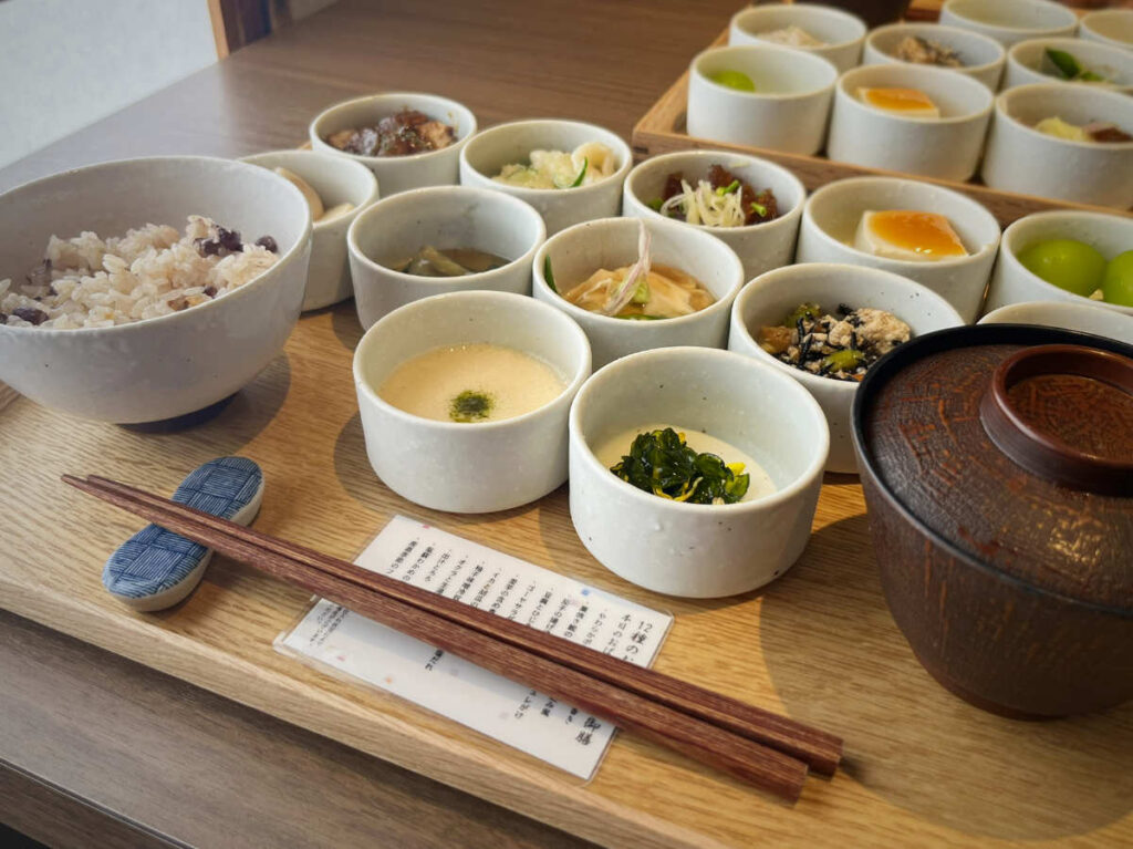 神楽坂 茶寮 本店　12種のおばんざい御膳